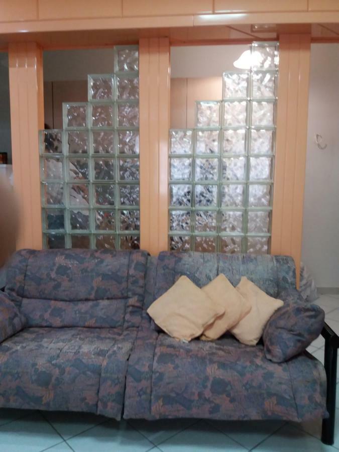Christine'S Downtown Suites كافالا المظهر الخارجي الصورة