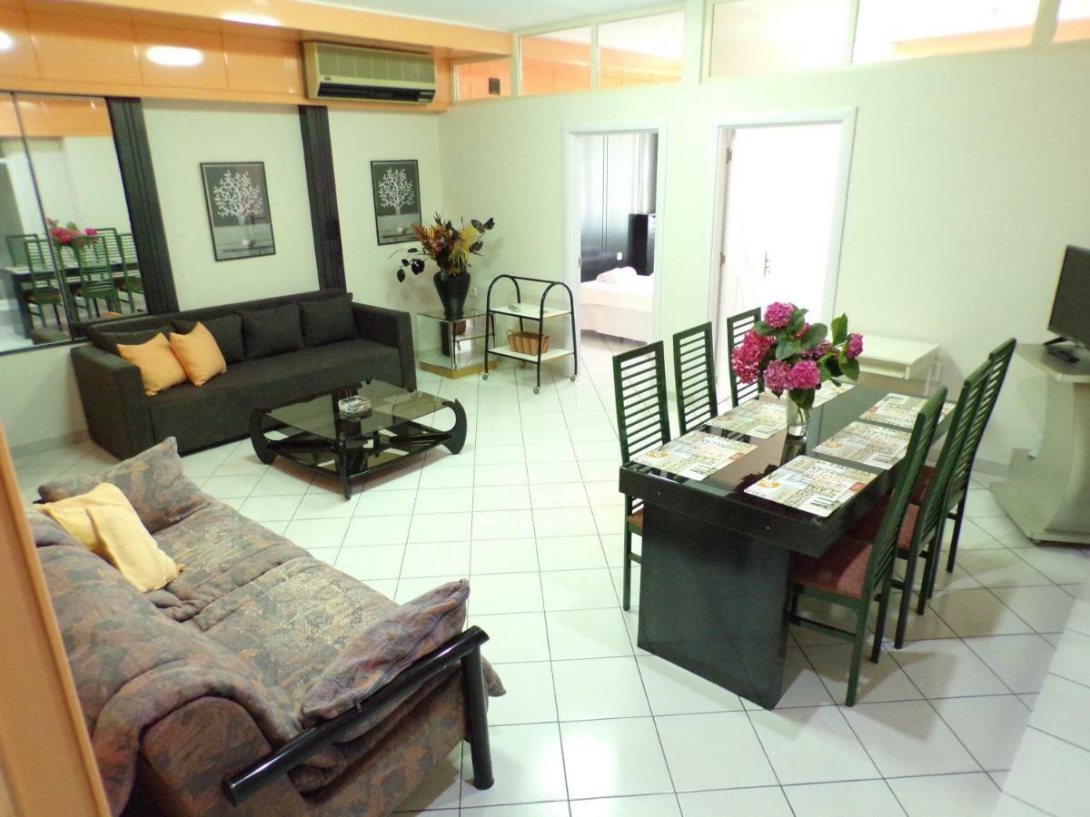 Christine'S Downtown Suites كافالا المظهر الخارجي الصورة