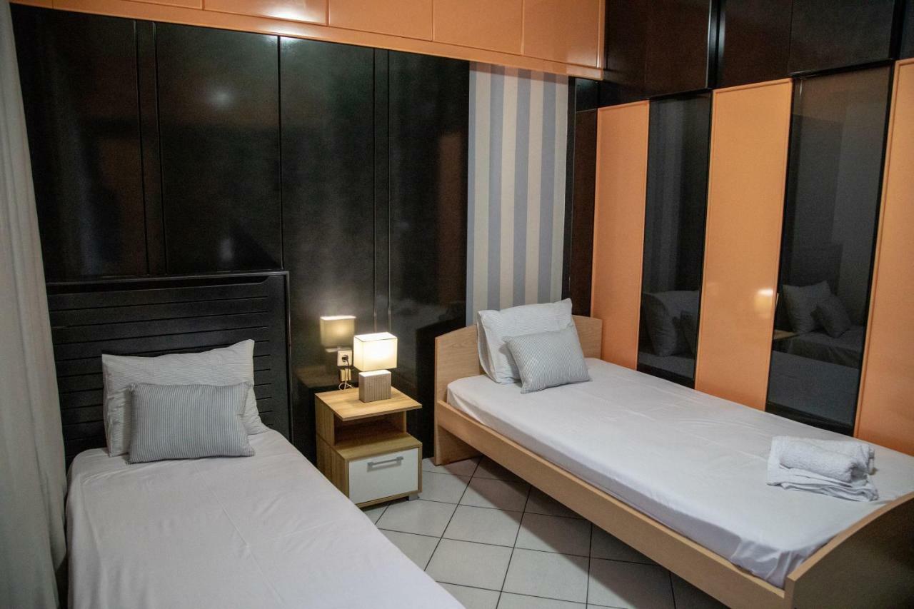 Christine'S Downtown Suites كافالا المظهر الخارجي الصورة