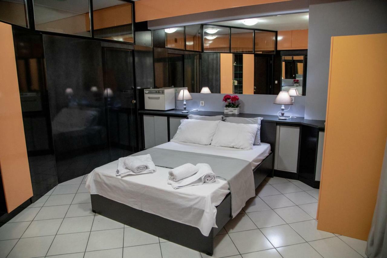Christine'S Downtown Suites كافالا المظهر الخارجي الصورة