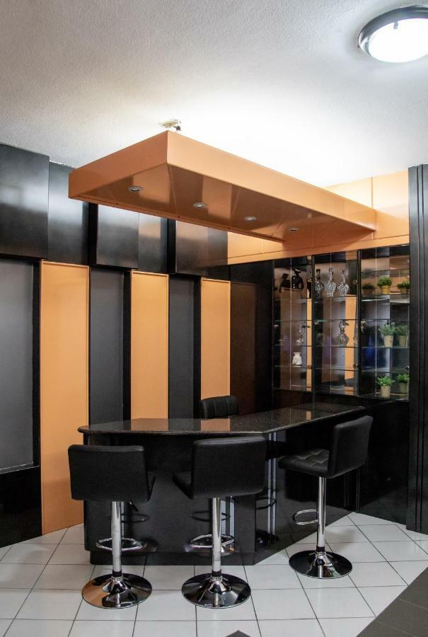 Christine'S Downtown Suites كافالا المظهر الخارجي الصورة
