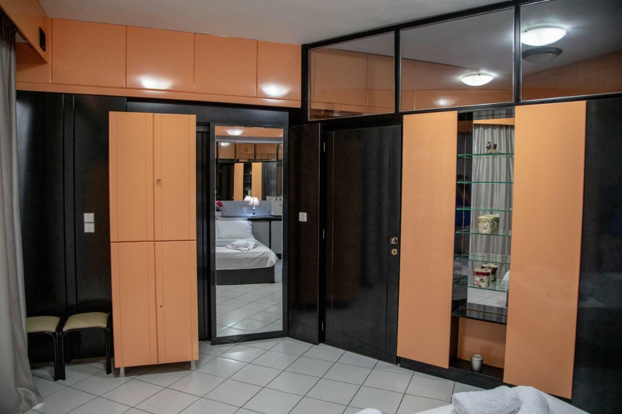 Christine'S Downtown Suites كافالا المظهر الخارجي الصورة