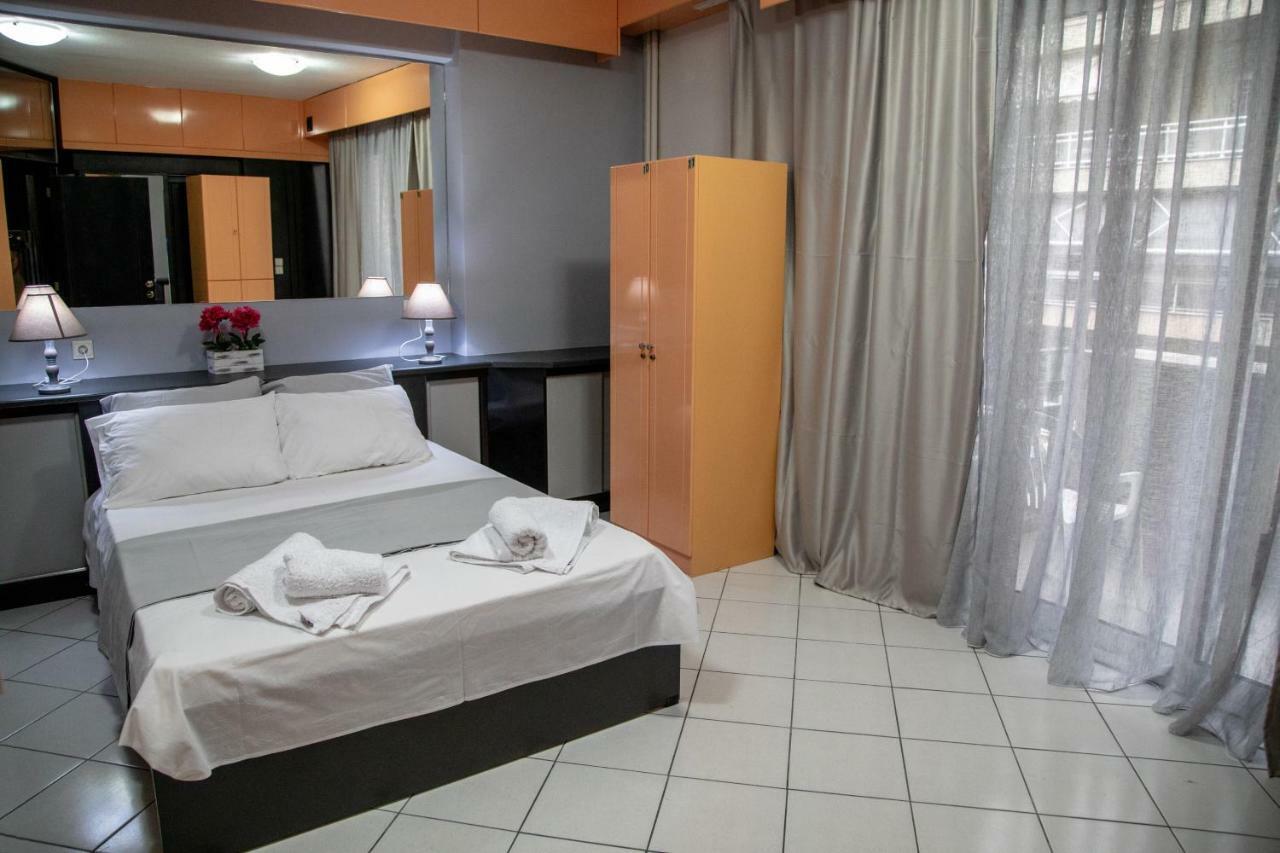 Christine'S Downtown Suites كافالا المظهر الخارجي الصورة